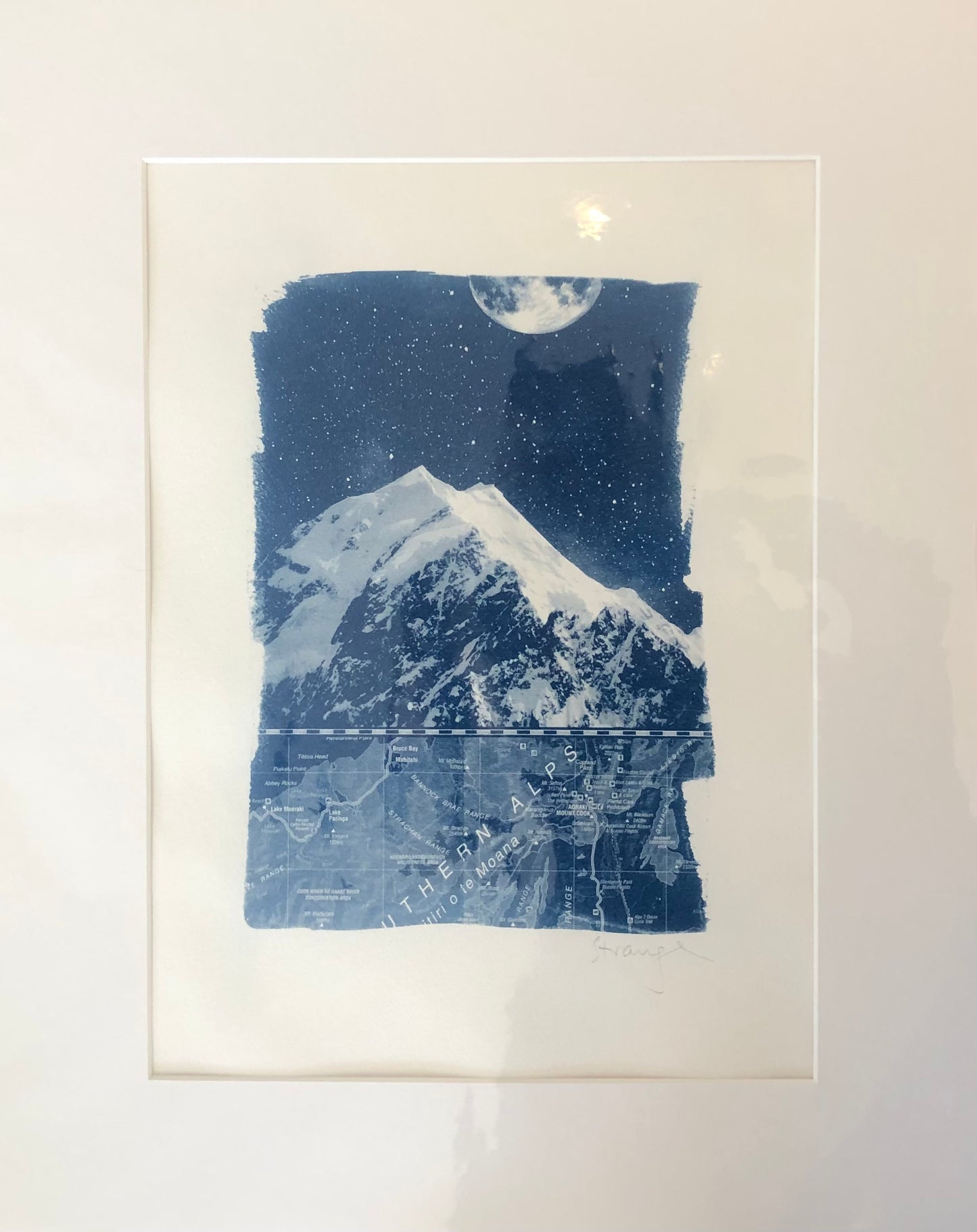 Alice Strange 'We all live under the same moon'